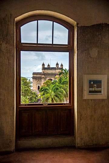 Jhaveri Contemporary, previously in Mumbai’s Malabar Hill neighbourhood, now occupies a 130-year-old building in Colaba, overlooking the Gateway of India. The mixed-media artwork is by Anwar Jalal Shemza. Image Credit: Architectural Digest